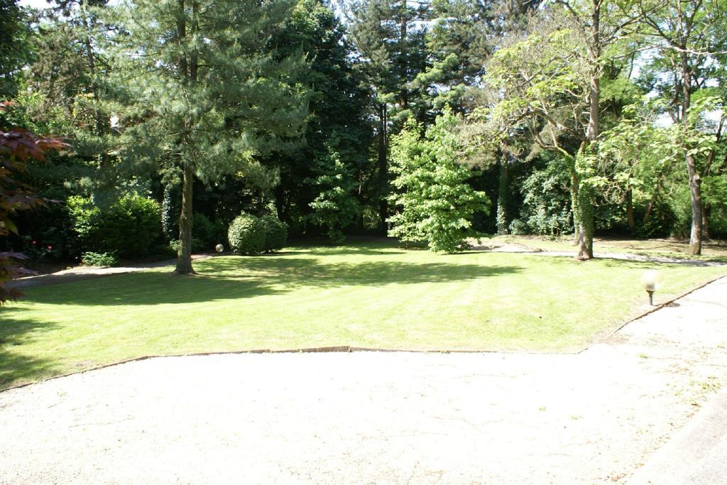 Logis Hotel Du Chateau Комбург Екстериор снимка